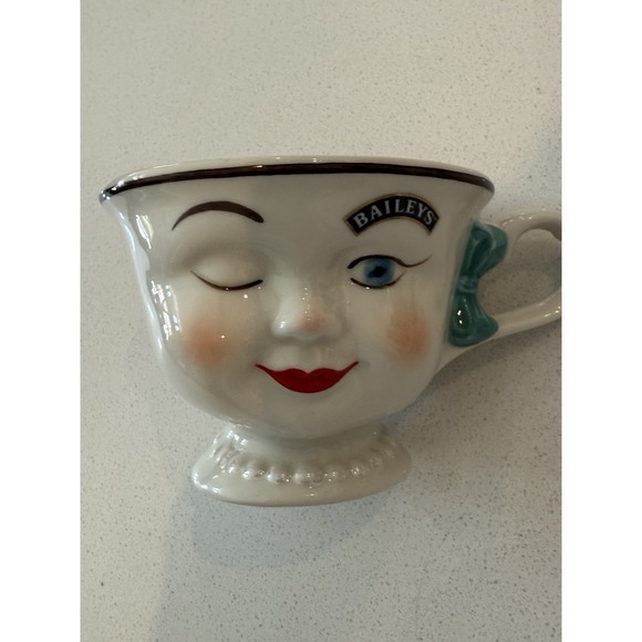 Vintage‎ 1996 Baileys' Irish Cream Ltd Edition Winking Female Footed YUM Cup - Picture 4 of 7